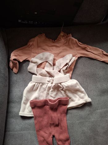 Lot vêtements fille 1 mois