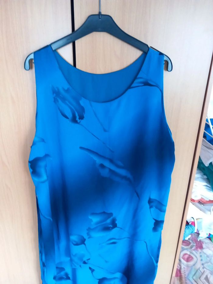 🚪belle robe d été doublé polyester T40