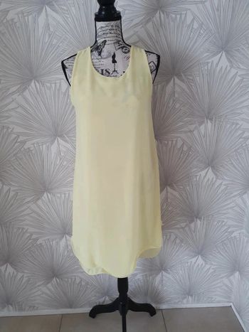 Jolie robe d'été fluide jaune clair taille unique
