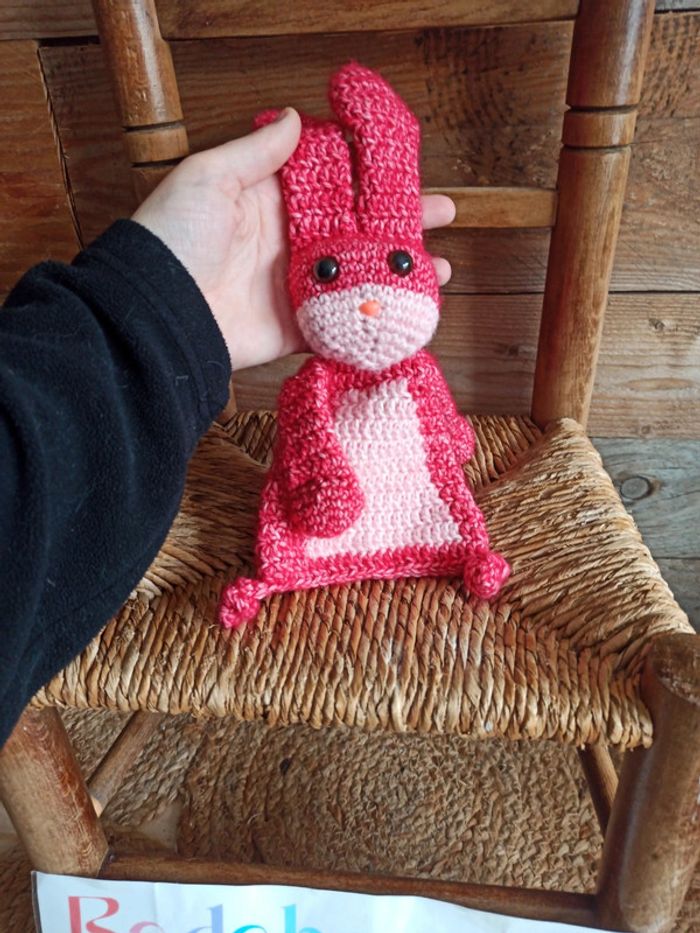 Doudou lapin crochet fait main - photo numéro 4