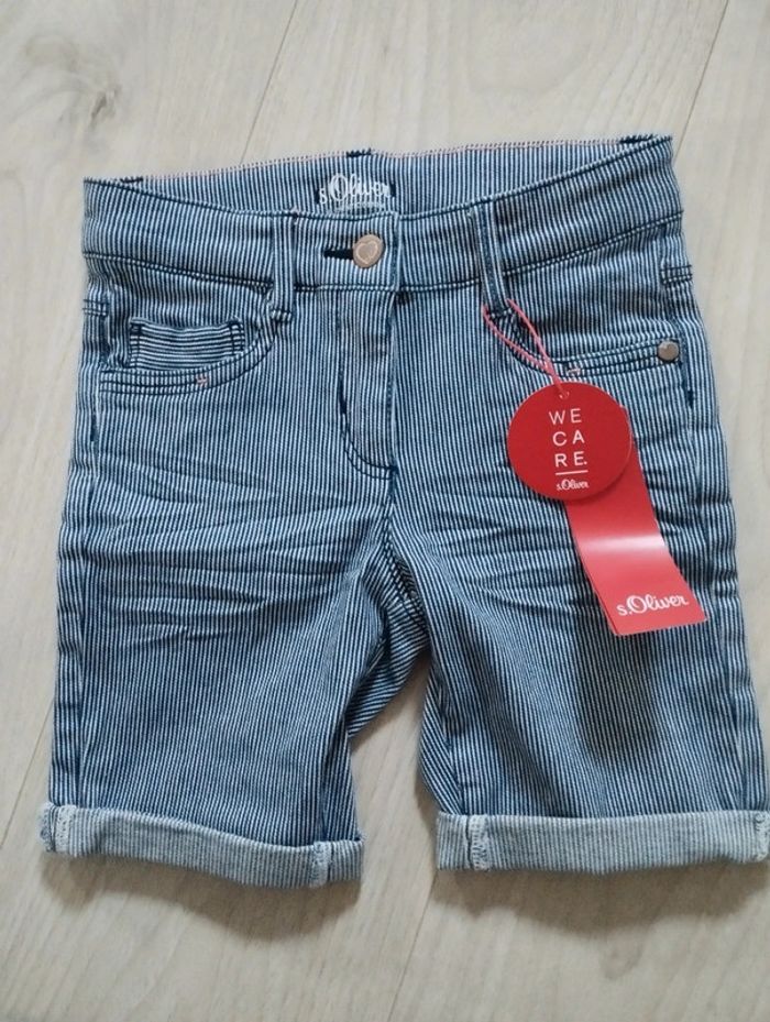 Bermuda S. Oliver fille taille 7 ans neuf
