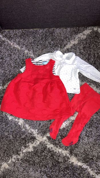 Ensemble robe, pull et collant