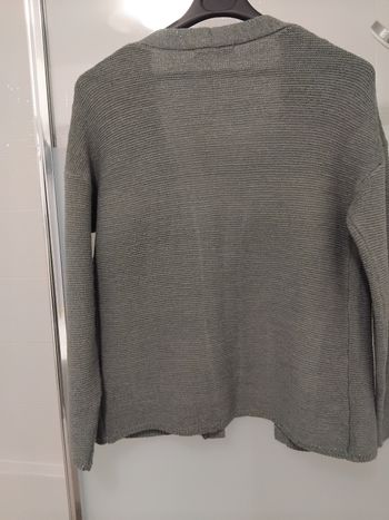 Veste verte manches longues col en v vert irisé 2 poches devant marque armand thierry taille 2