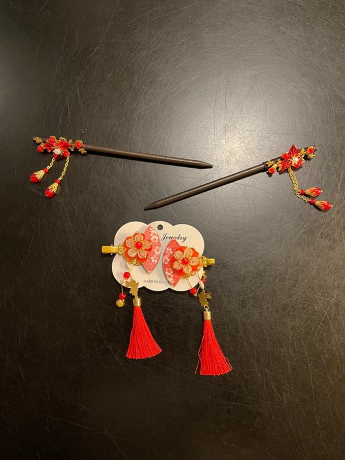 Kimono à ceinture et coussin imprimé floral + accessoires - photo numéro 2