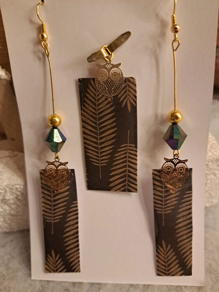 Boucles d'oreilles pendante avec pendentif assortie en résine rectangulaire - photo numéro 6