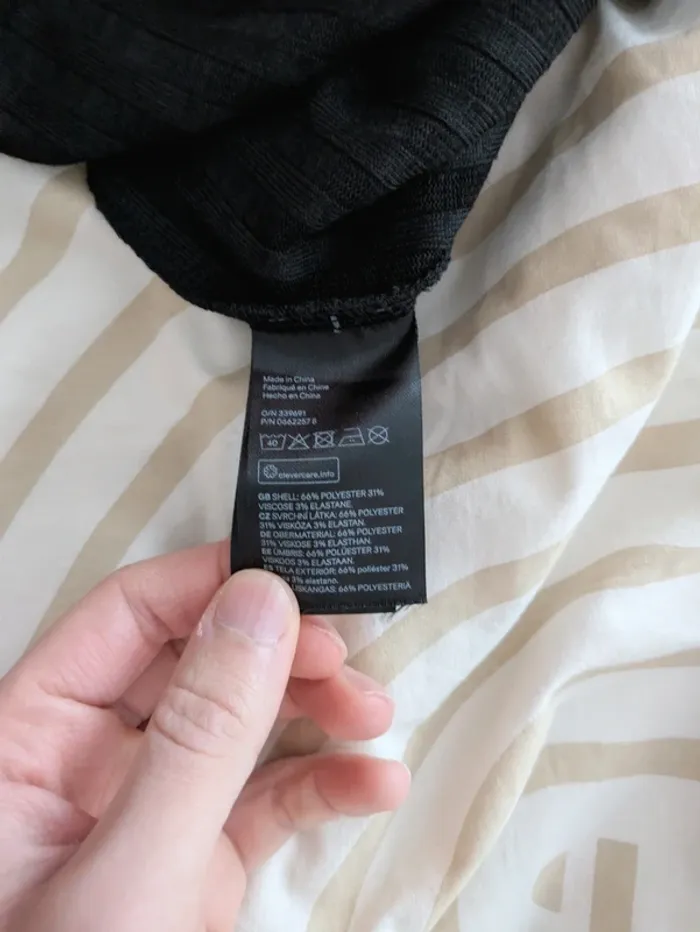 Robe noire côtelée manches longues - H&M Divided - photo numéro 4