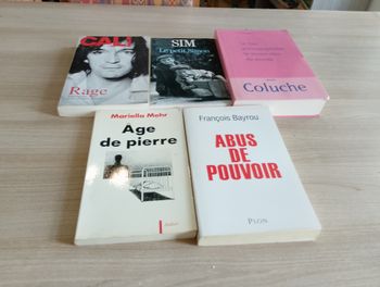 Lot de 5 livres, romans,(22)(Coluche ect.)