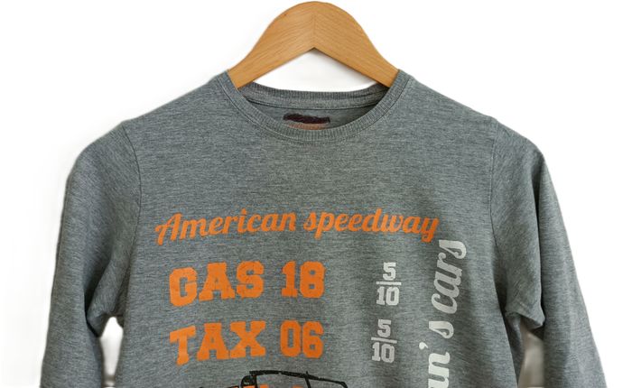 T shirt gris imprimé voiture. In Extenso. Taille 12 ans - photo numéro 2