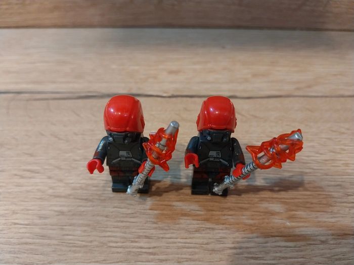 Figurines type lego 2 Droides Assassins star wars - photo numéro 5