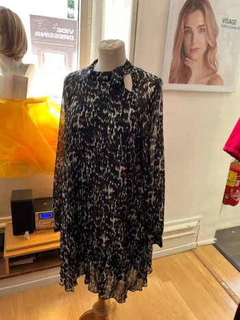 Très jolie robe habillée