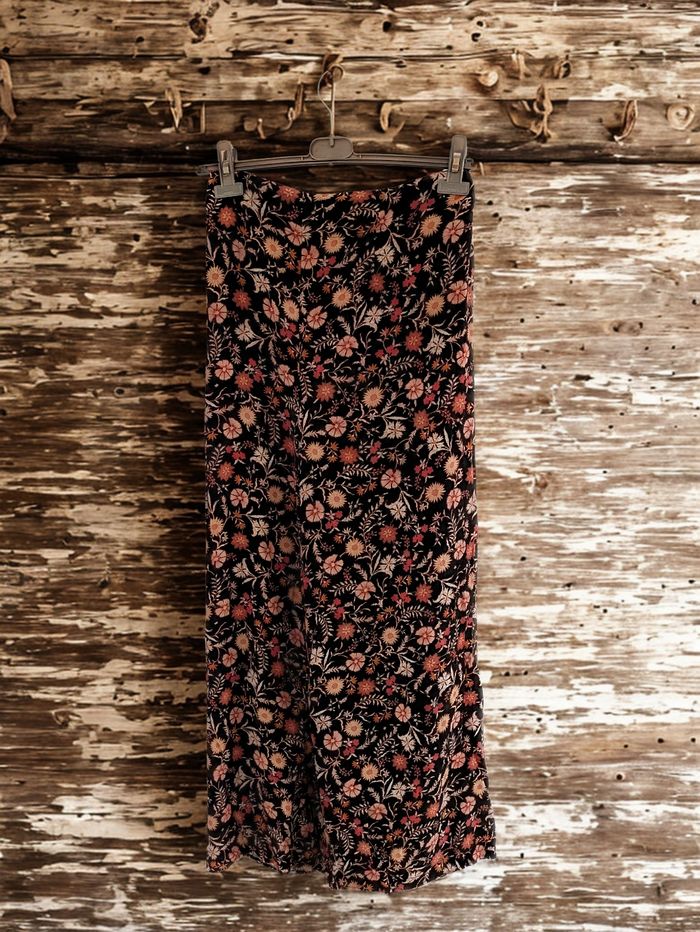 Pantalon évasé fleuri