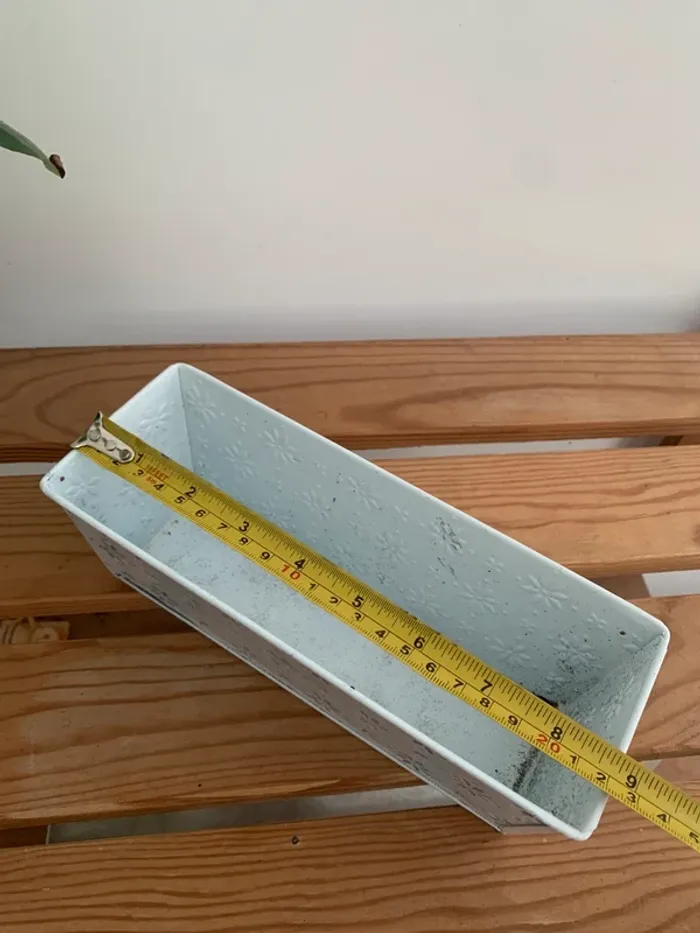 Jolie petite jardinière en métal blanche - photo numéro 3