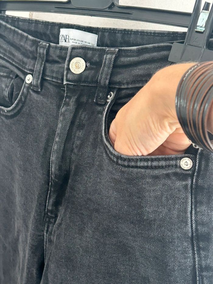 Jean taille haute Zara, bas évasé , taille 38 - photo numéro 3