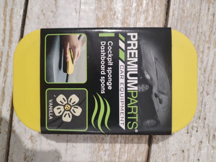 Eponge pour tableau de bord (jaune senteur VANILLE) PRODUIT NEUF