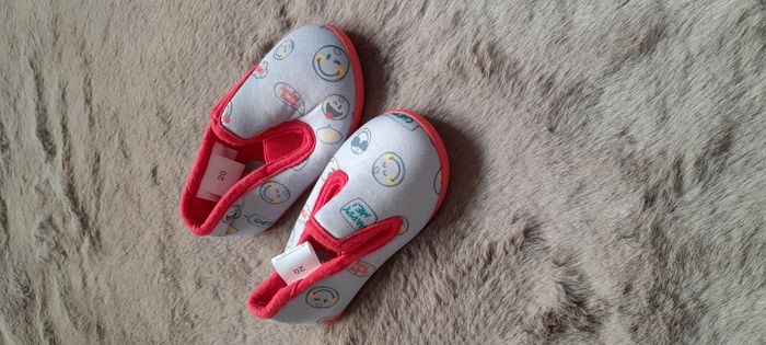 Paire de pantoufle - chaussons - Pointure 22