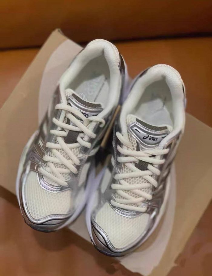 Asics Gel-Kayano taille 44 - photo numéro 3