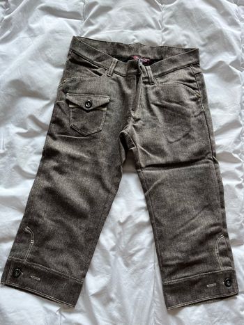 Très élégant Pantacourt marron filé dorée