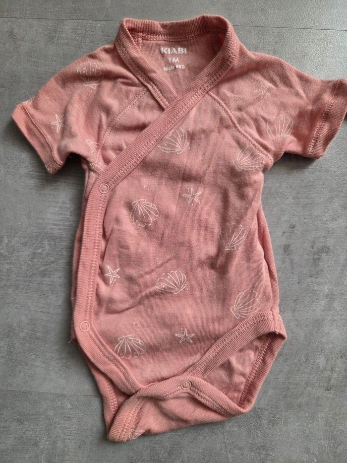 Lot de 3 bodies kiabi 1mois - photo numéro 2