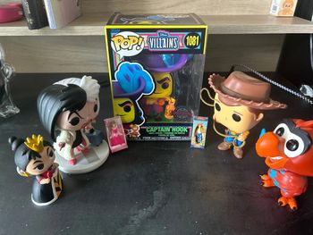 Lot Disney