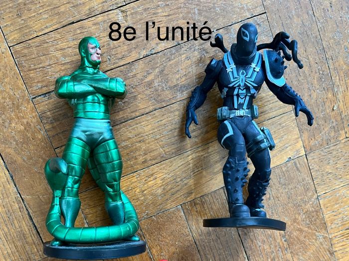 Figurines sur socle Marvel