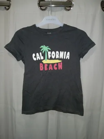 💙 T-shirt manches courtes Kiabi taille 8 ans.