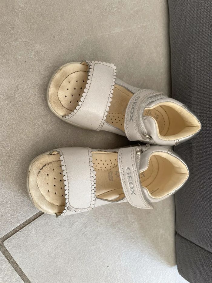 Sandales fille blanches / grises Geox 22 - photo numéro 2