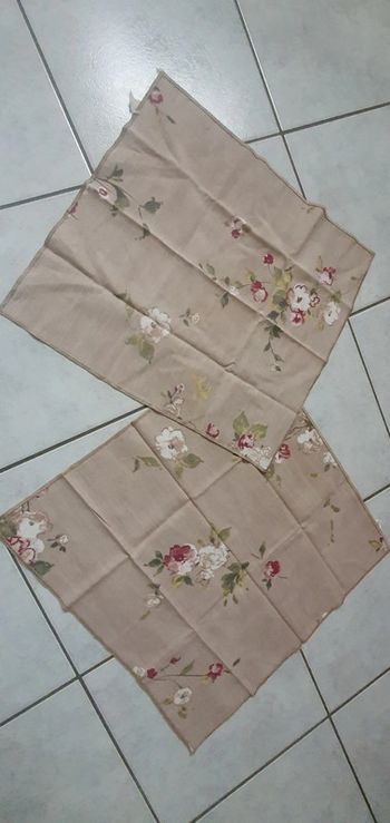 Lot de 2 serviettes de table vintage