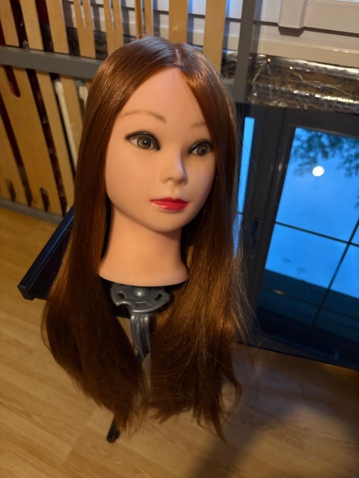 Tête à coiffé avec pied - photo numéro 2