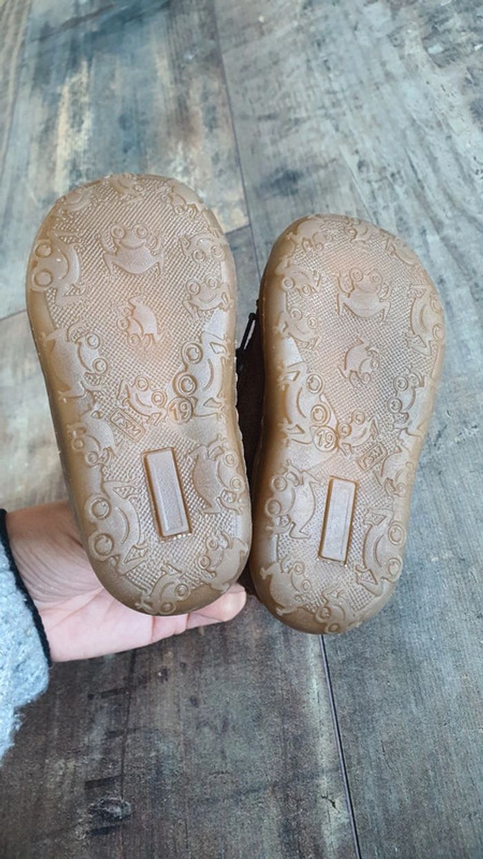 Chaussure tipo alto taille 19 en tres bon état - photo numéro 3