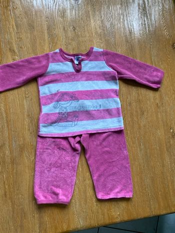 Pyjama Petit Bateau en éponge et velours rose taille 2 ans