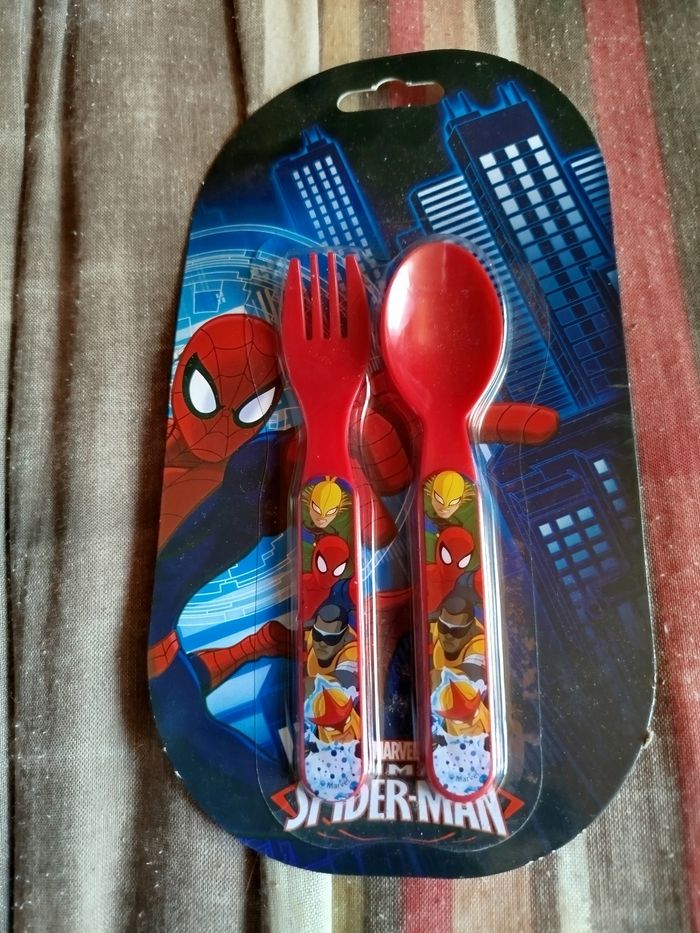 Couverts par patrouille et spiderman - photo numéro 2