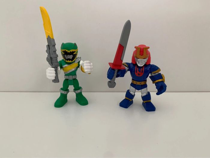 Lot 2 figurines Power rangers