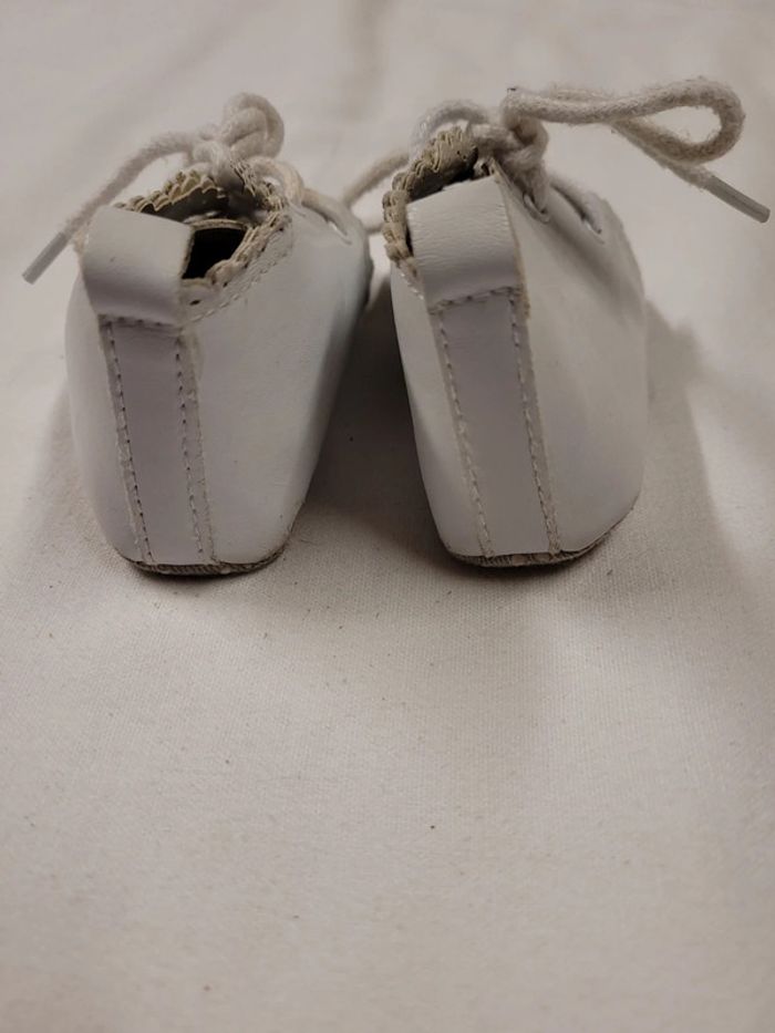 Chaussures souples bébé taille 18 - photo numéro 4
