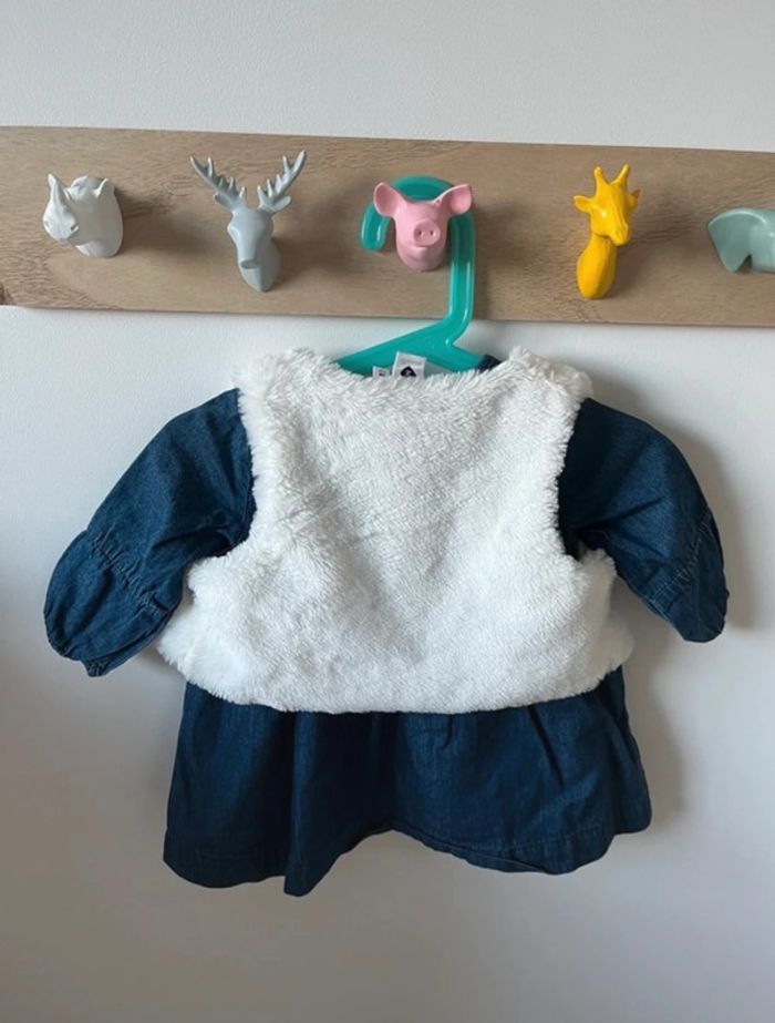 Robe en jean et gilet moumoute 🧸 - photo numéro 2
