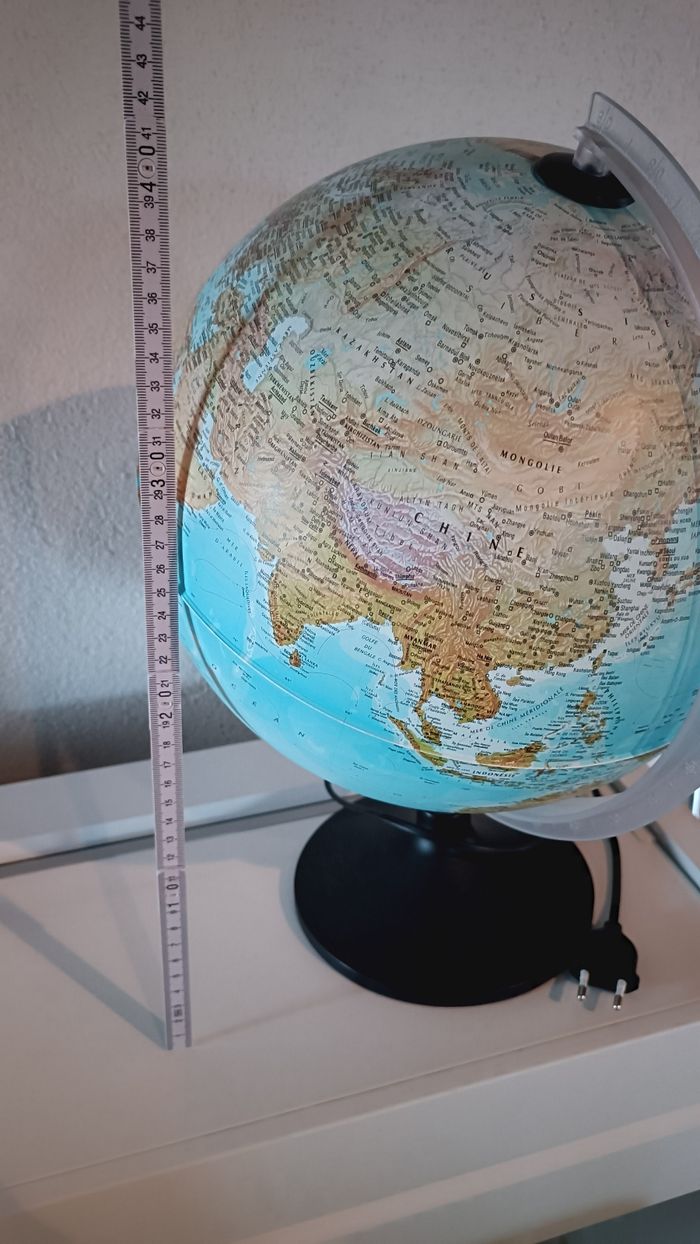 Globe terrestre lumineux - photo numéro 5