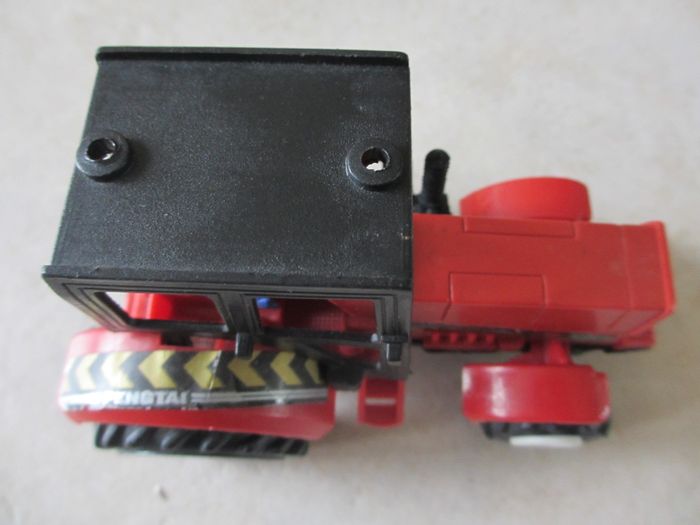 Tracteur miniature - longueur 13 cm - photo numéro 3