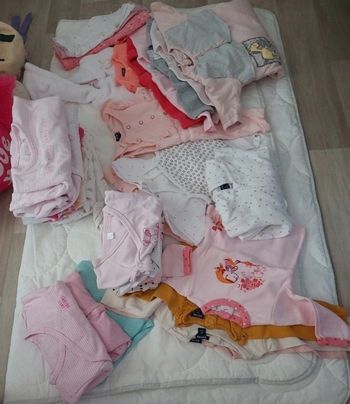 Lot bébé fille 1 mois