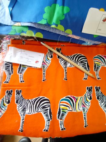 Coupon coton ameublement zèbres multicolores – 90 x 150 cm – déco / sacs