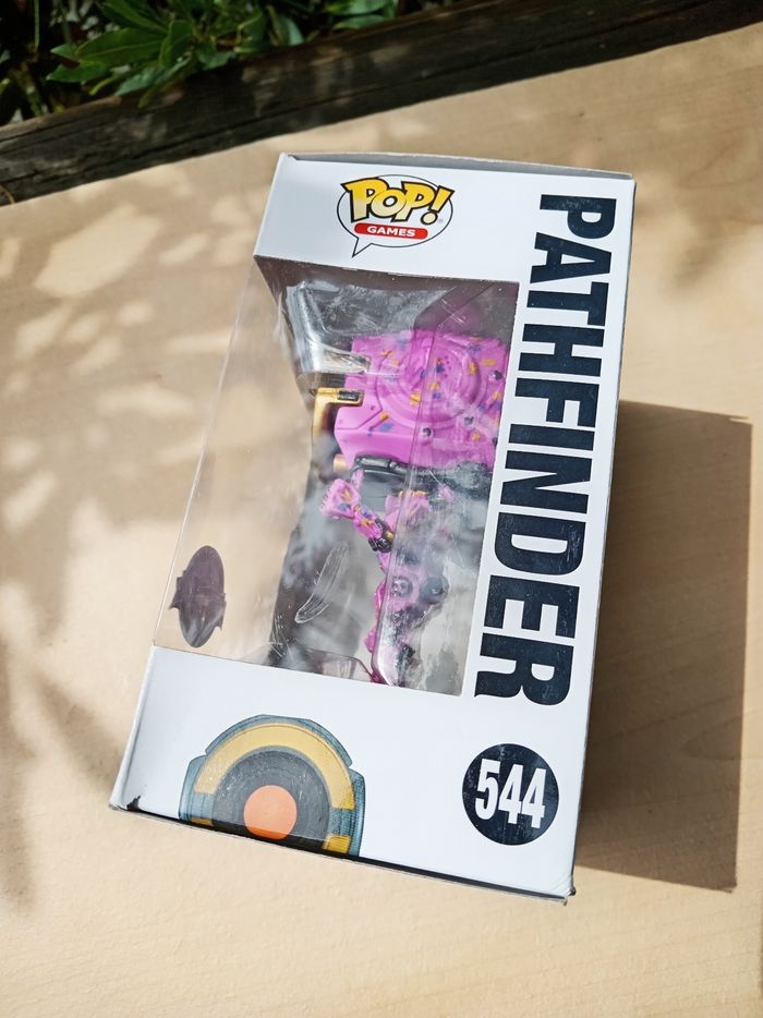 Funko Pop! N°544 : Apex Legends - Pathfinder (Pink Sweet 16 Édition spéciale) - photo numéro 9