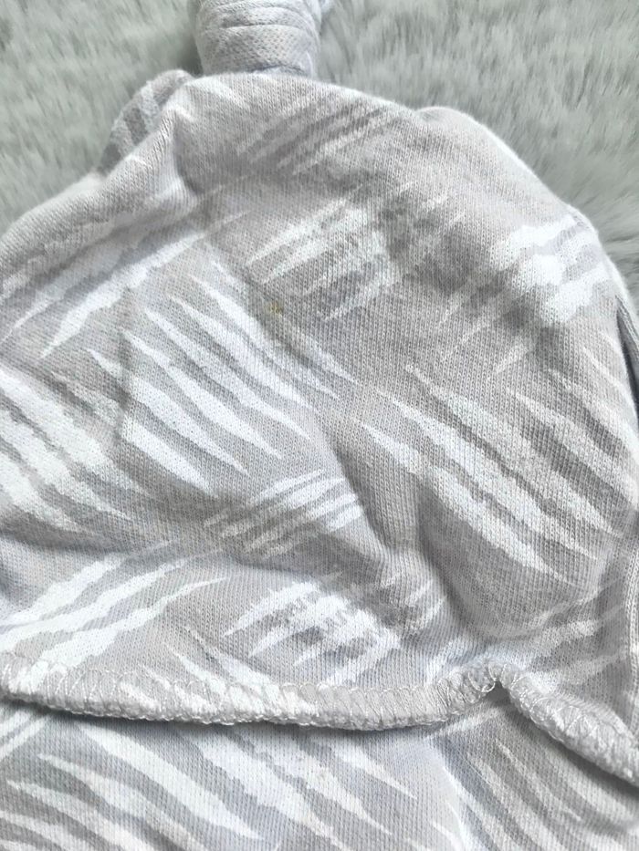 Bonnet+bavoir 1-3mois - photo numéro 2