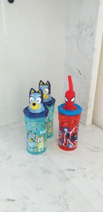 Lot de trois Goblet figurine