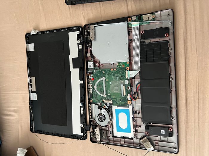 Lecteur et graveur PC avec cache model N16C3 - Aspire ES1-732 - photo numéro 3