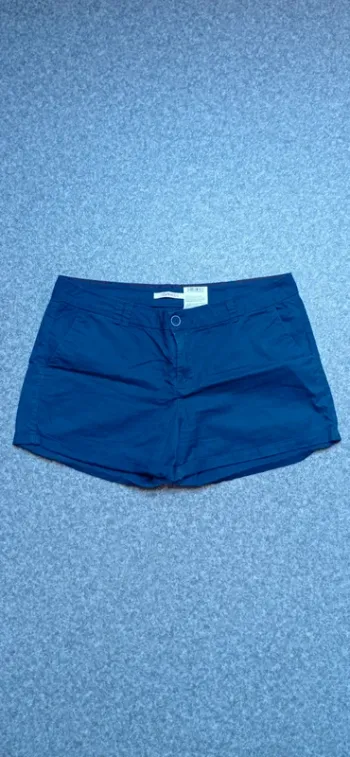 Short bleu camaieu taille 38
Très bon état