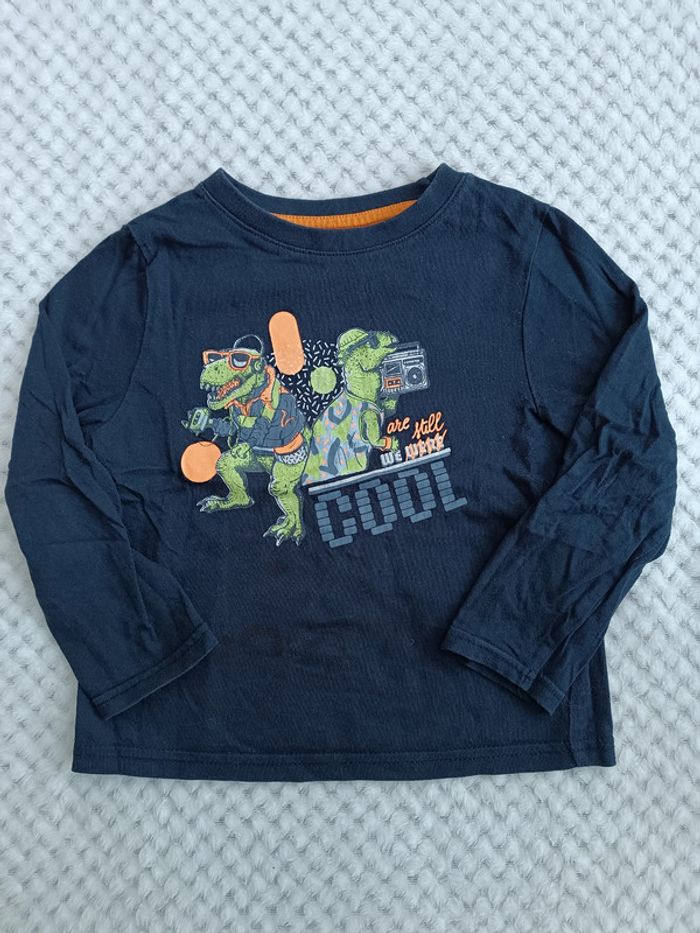 🔸 T-shirt Manches Longues Dinosaure – Kiabi 3 Ans 🔸