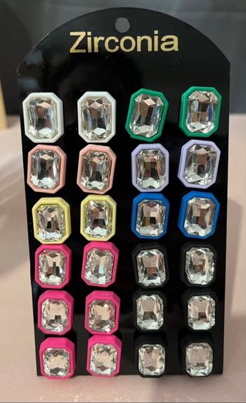 Plaquette / lot de 12 paires de boucles d'oreilles fantaisie