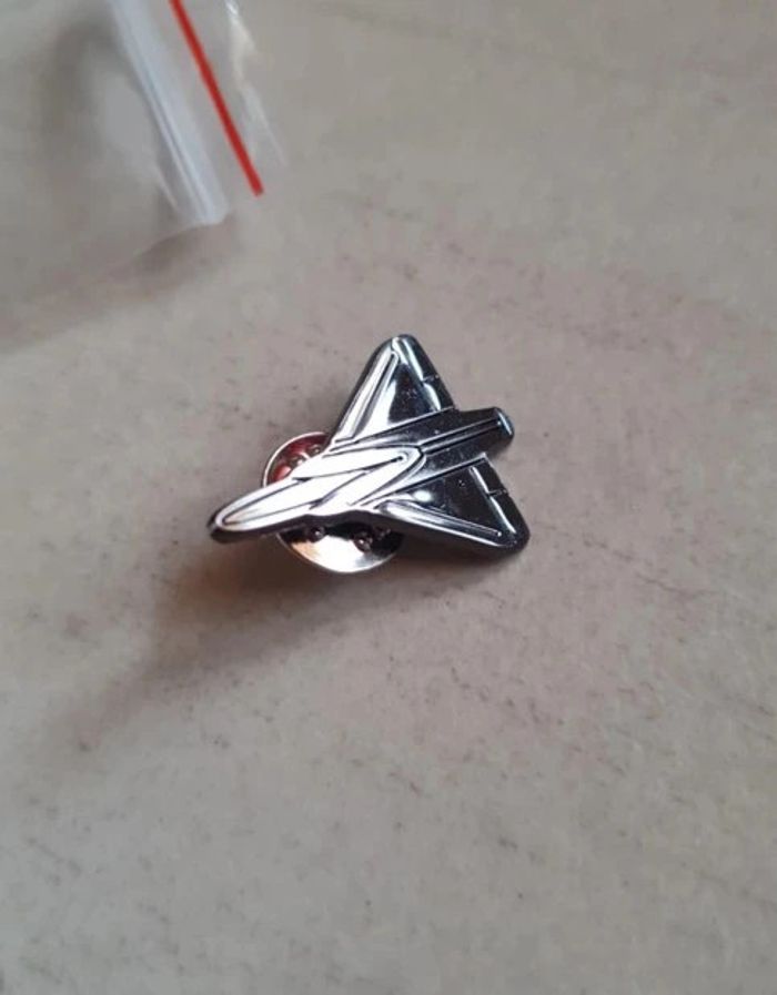 Pin avion de chasse Mirage 2000 - photo numéro 2