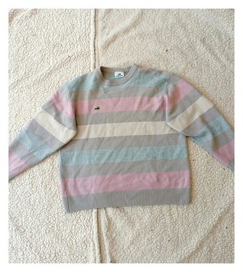 Pull Lacoste pastel à rayures multicolores - vintage doux et cosy --