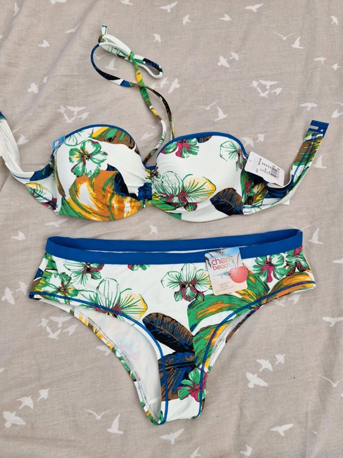 Maillot de bain neuf Cherry Beach 40/95B