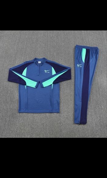 Ensemble Nike