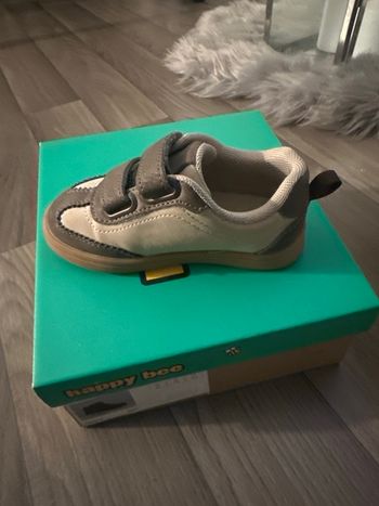 Baskets garçon Kiabi, taille 23.